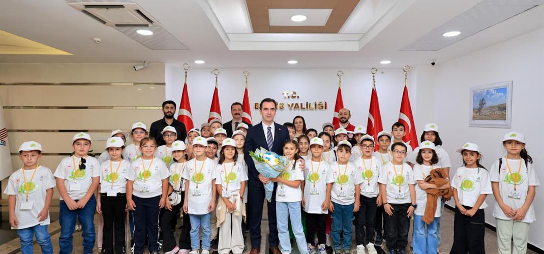 Sayın Valimiz Ahmet KARAKAYA'nın  Lider Çocuk Kampı Ziyareti
